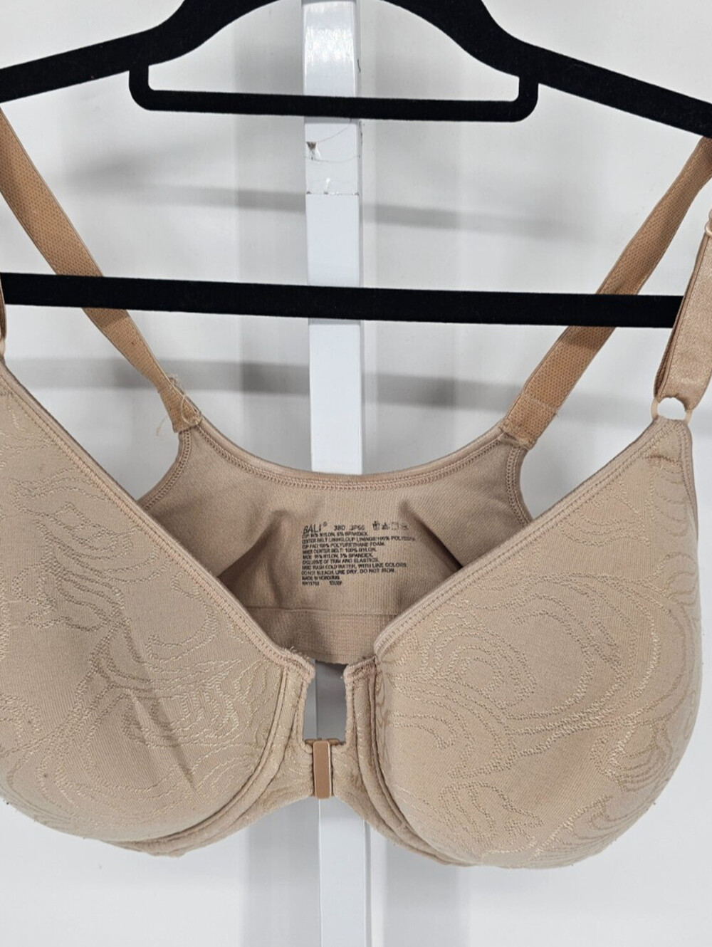 Bali Womens Sz 38D Front Clasp T Shirt Bra Lightly Padded Beige